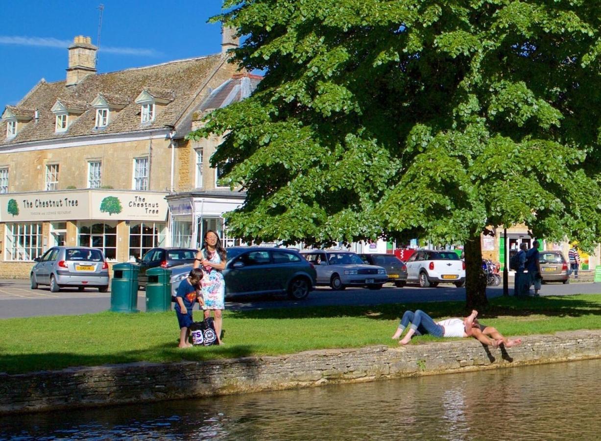 Chestnut Bed And Breakfast Bourton-on-the-Water Exterior photo